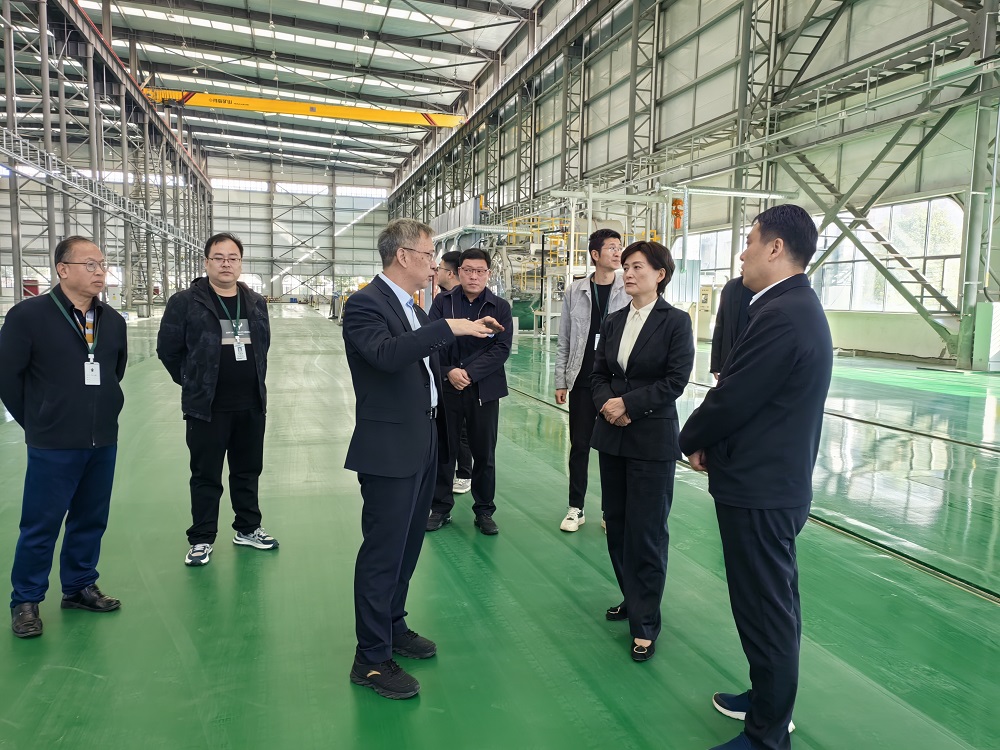 趙市長(zhǎng)參觀照片-2.jpg 趙市長(zhǎng)參觀照片-2.jpg